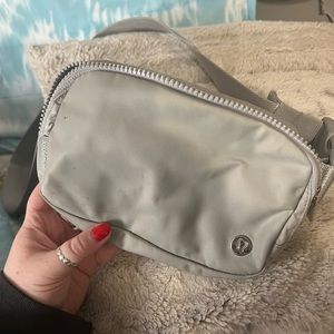 Gray LULULEMON 1L everywhere belt bag